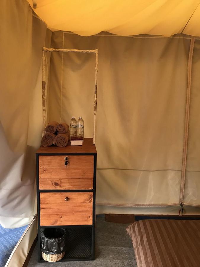 Отель Kondee Cino Cafe & Glamping Кхао-Кхо Экстерьер фото