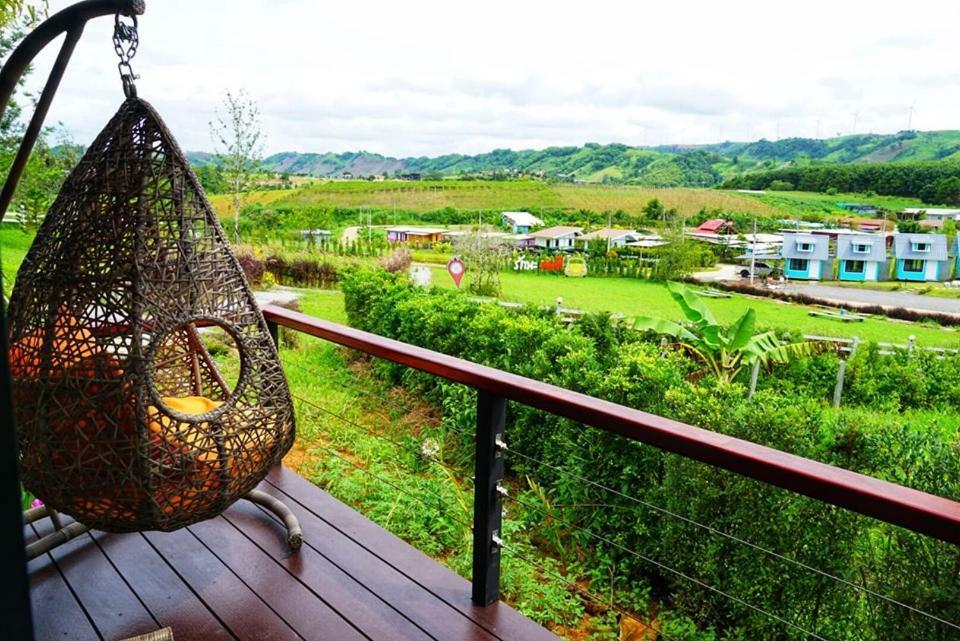 Отель Kondee Cino Cafe & Glamping Кхао-Кхо Экстерьер фото