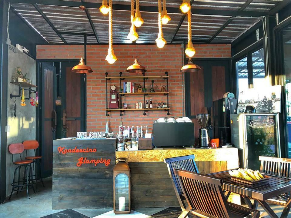 Отель Kondee Cino Cafe & Glamping Кхао-Кхо Экстерьер фото