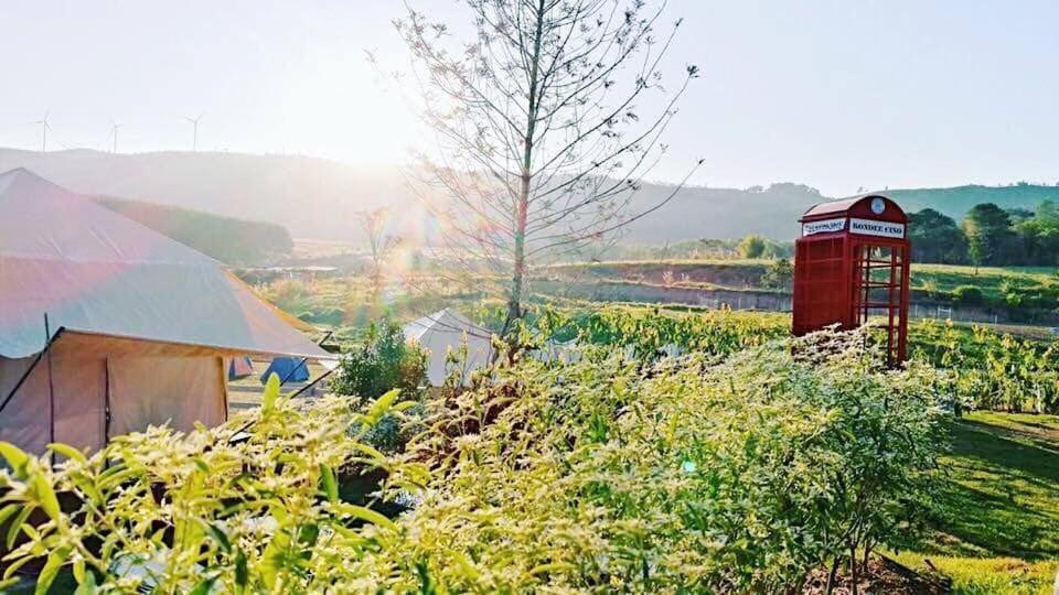 Отель Kondee Cino Cafe & Glamping Кхао-Кхо Экстерьер фото